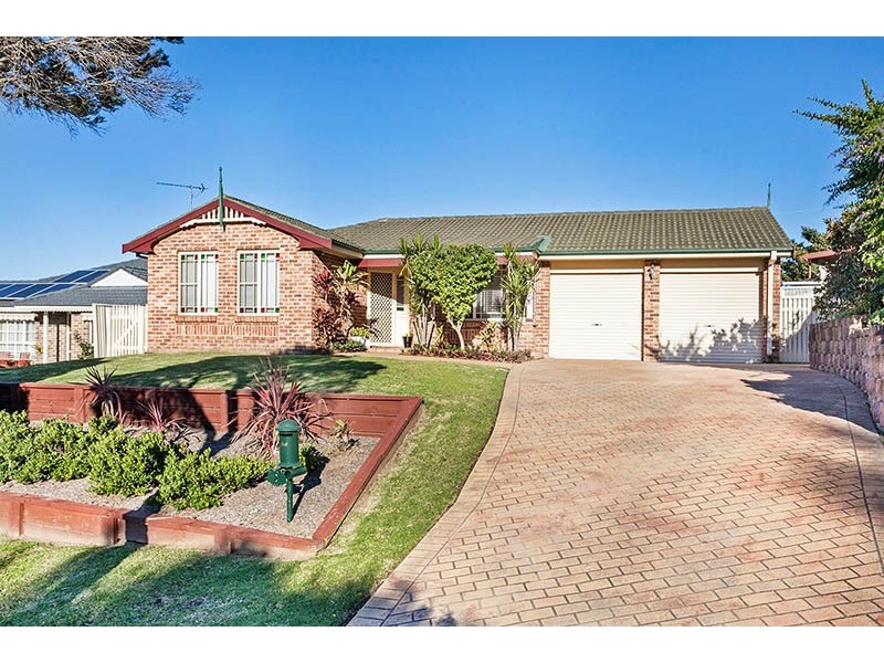 4 Richmond Place, Albion Park NSW 2527