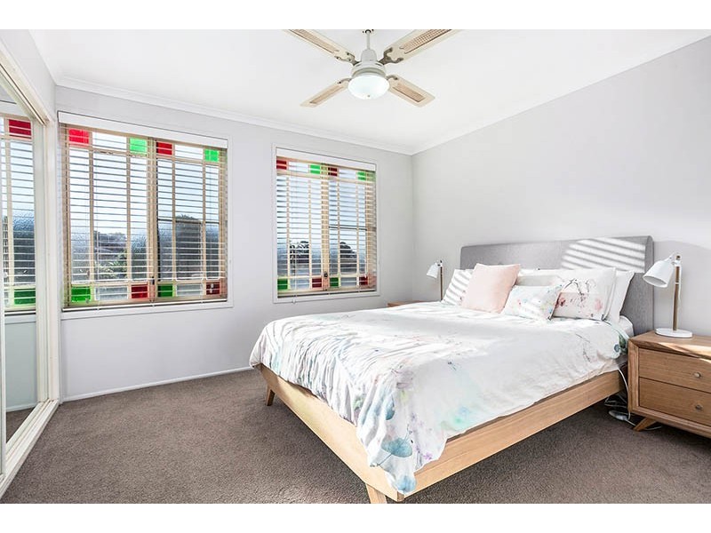 4 Richmond Place, Albion Park NSW 2527