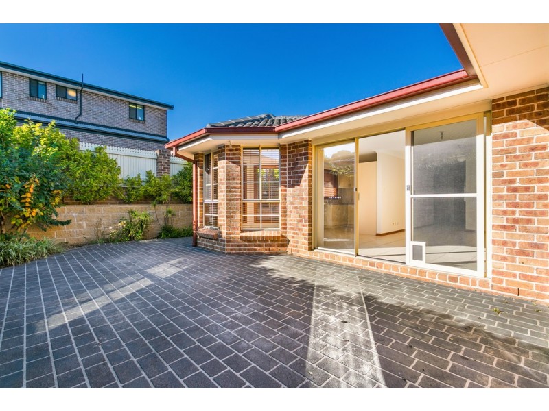 56 Kingston Street, Oak Flats NSW 2529