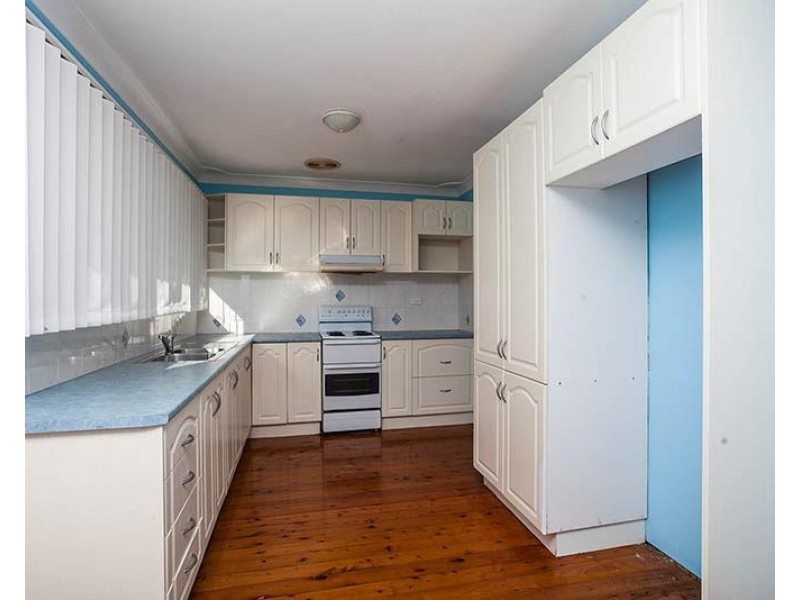 30 Marchant Crescent, Mount Warrigal NSW 2528