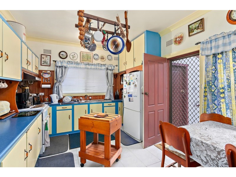 4 Black Street, Albion Park Rail NSW 2527