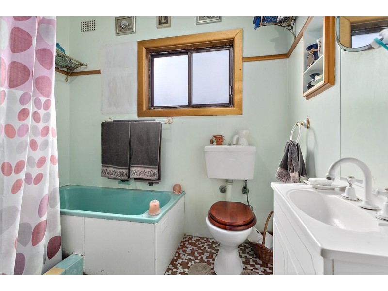 4 Black Street, Albion Park Rail NSW 2527