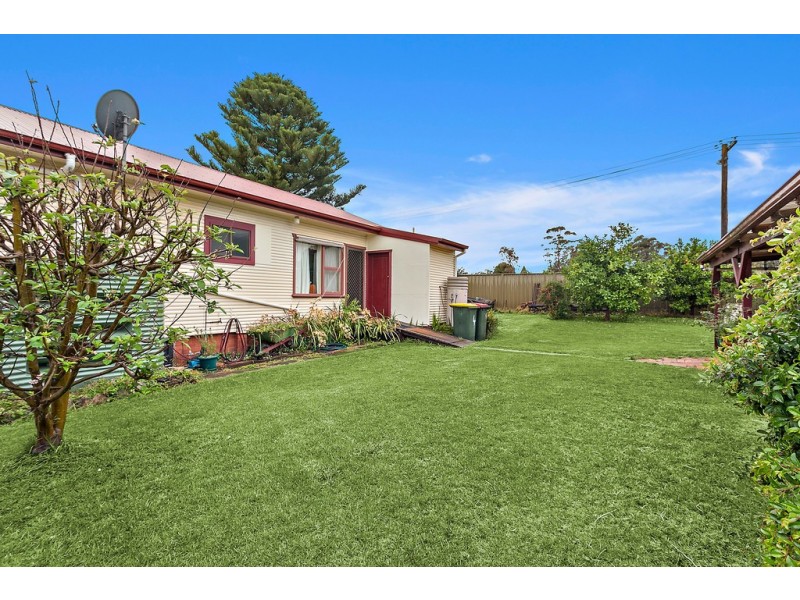 4 Black Street, Albion Park Rail NSW 2527