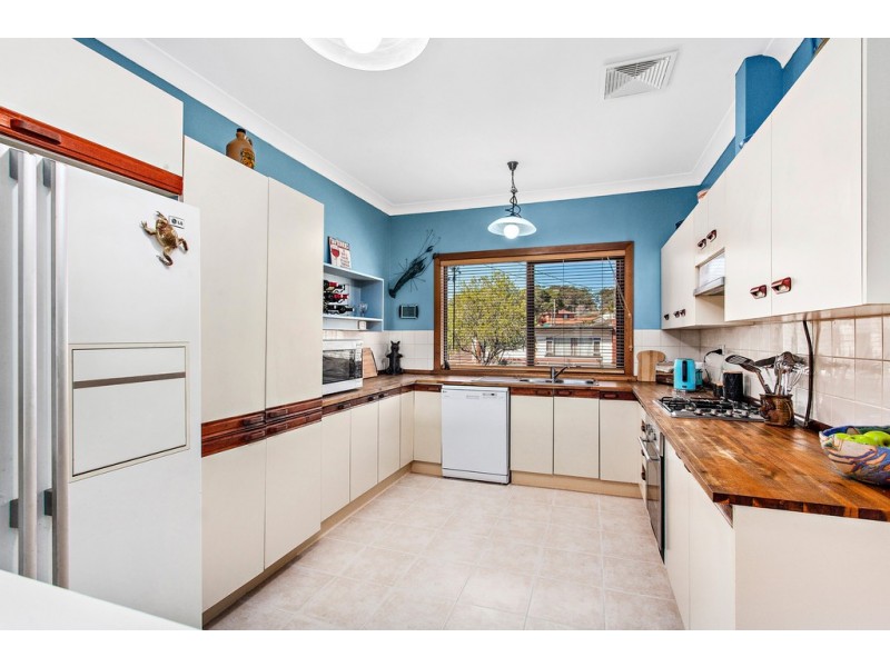 33 Horsley Road, Oak Flats NSW 2529