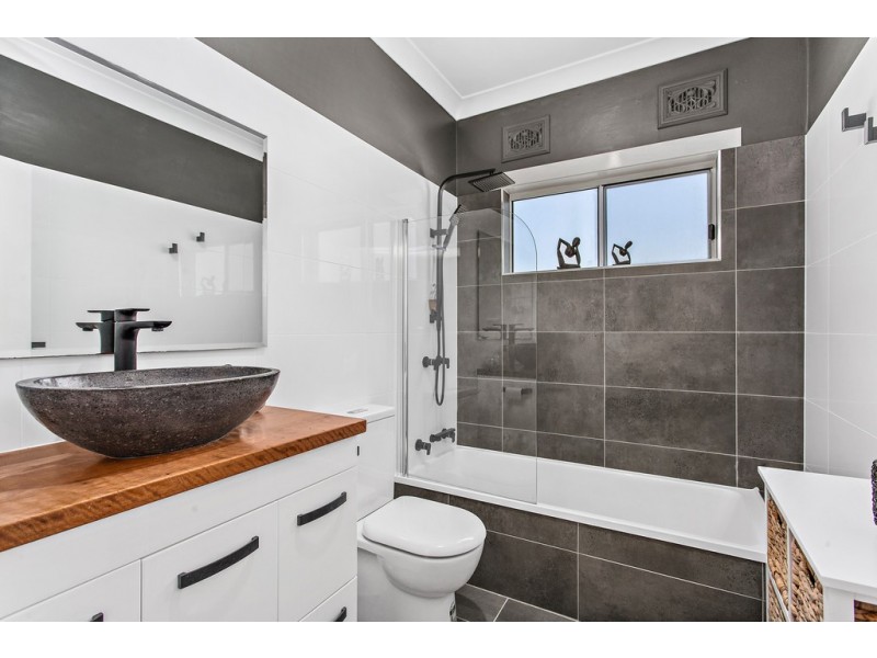 33 Horsley Road, Oak Flats NSW 2529