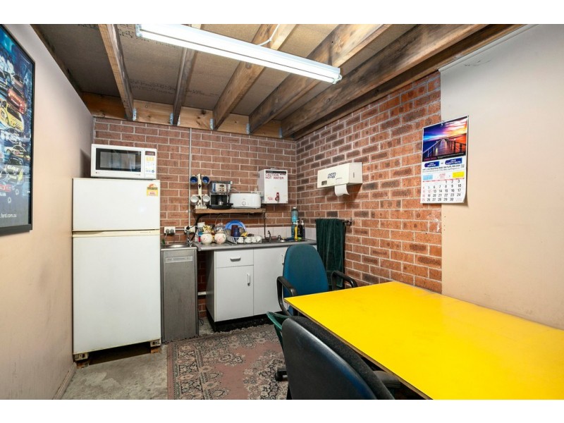 2/148 Industrial Road, Oak Flats NSW 2529