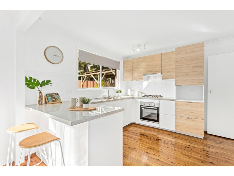 2 Mackenzie Avenue, Mount Warrigal NSW 2528