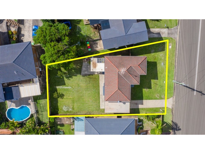 2 Mackenzie Avenue, Mount Warrigal NSW 2528