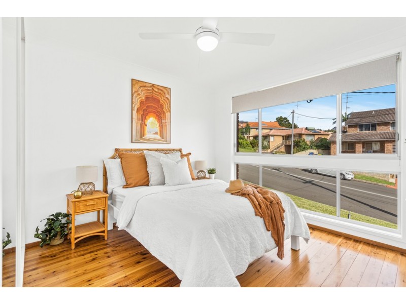 2 Mackenzie Avenue, Mount Warrigal NSW 2528