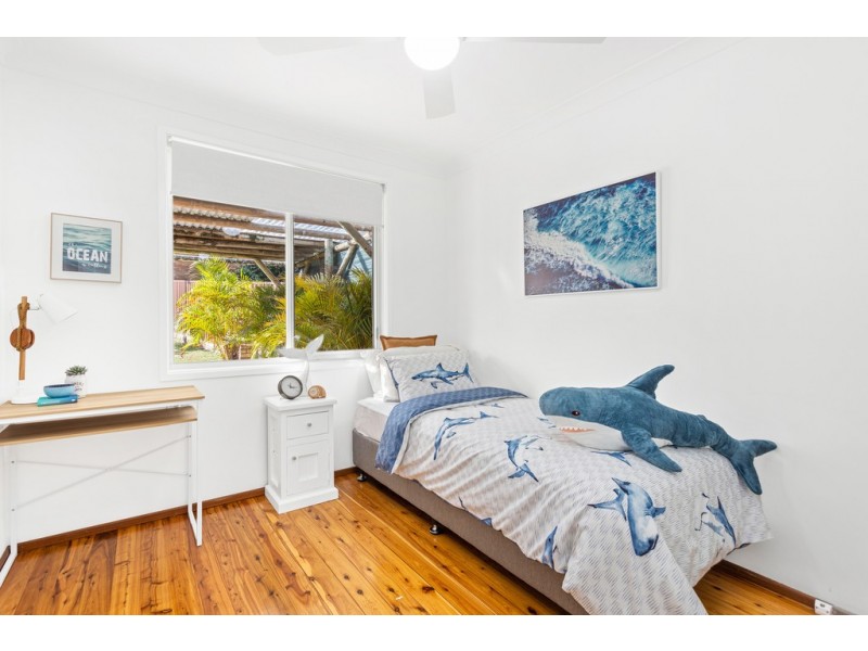 2 Mackenzie Avenue, Mount Warrigal NSW 2528