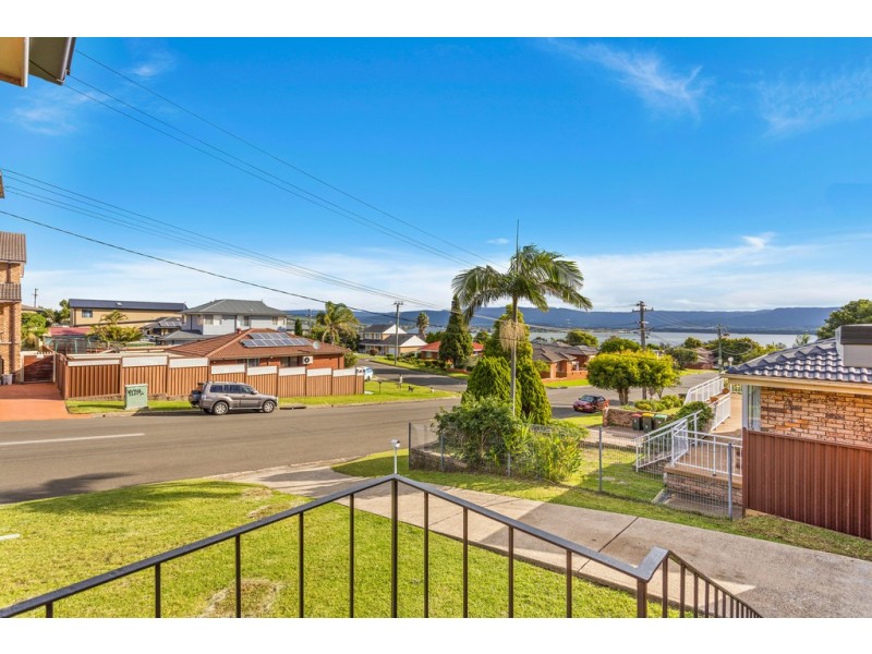 2 Mackenzie Avenue, Mount Warrigal NSW 2528