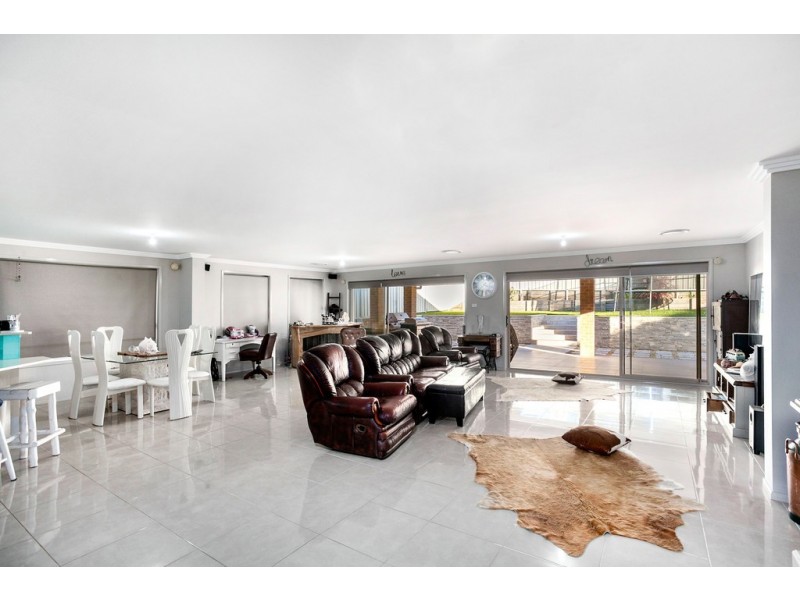 8 Huntingdale Close, Shell Cove NSW 2529