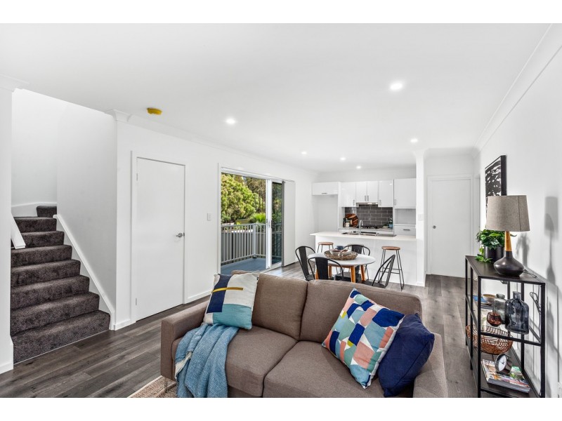 2/21 Theodore Street, Oak Flats NSW 2529