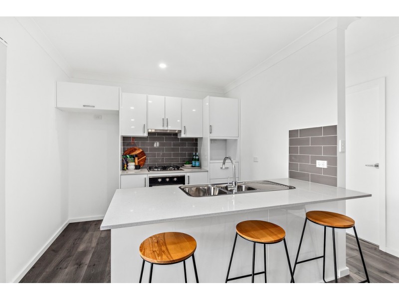 2/21 Theodore Street, Oak Flats NSW 2529