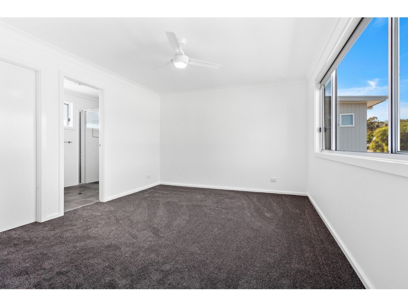 2/21 Theodore Street, Oak Flats NSW 2529