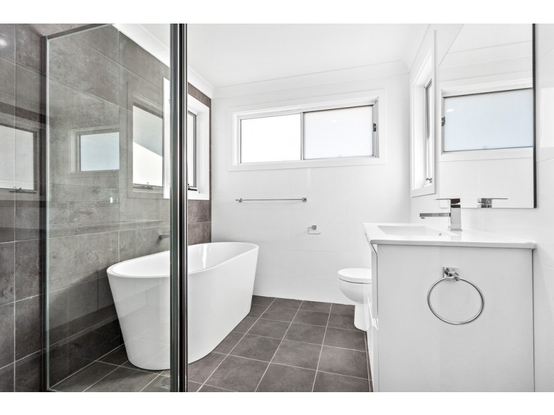 2/21 Theodore Street, Oak Flats NSW 2529