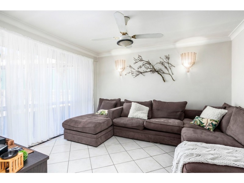 25 MacLeay Place, Albion Park NSW 2527