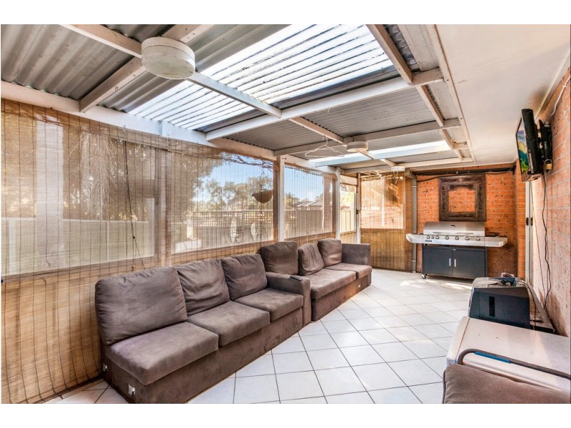 25 MacLeay Place, Albion Park NSW 2527
