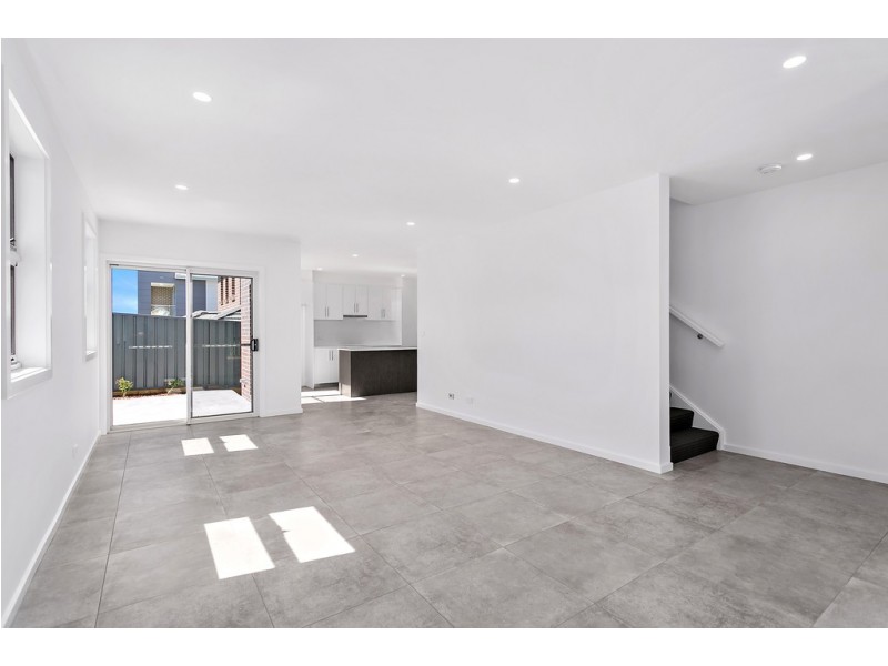 1/140 Pioneer Drive, Flinders NSW 2529