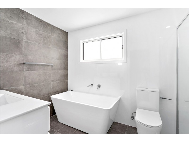 1/140 Pioneer Drive, Flinders NSW 2529