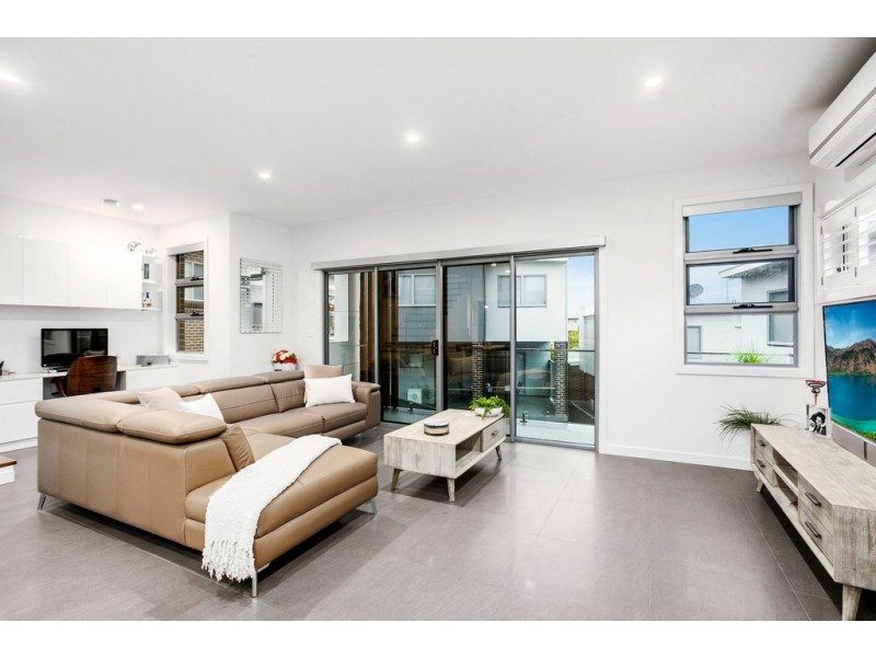 73 Rosemont Circuit, Flinders NSW 2529