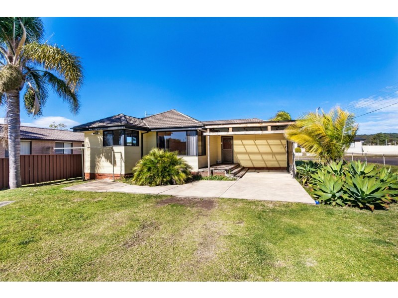 3 Gipps Crescent, Barrack Heights NSW 2528