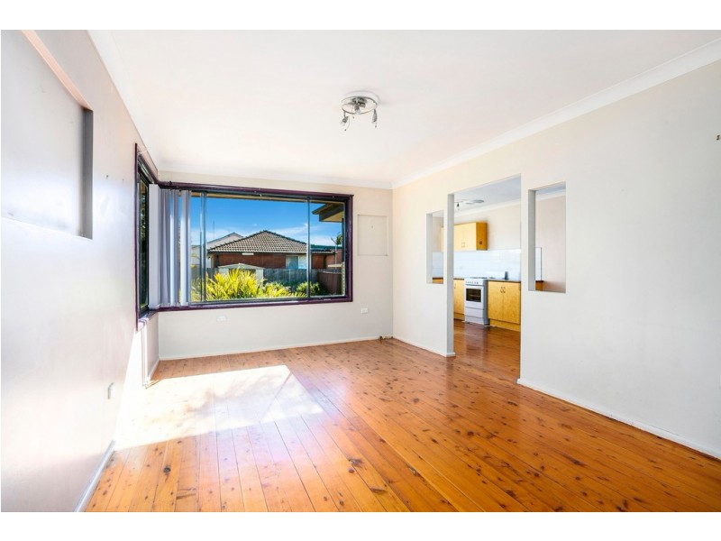 3 Gipps Crescent, Barrack Heights NSW 2528