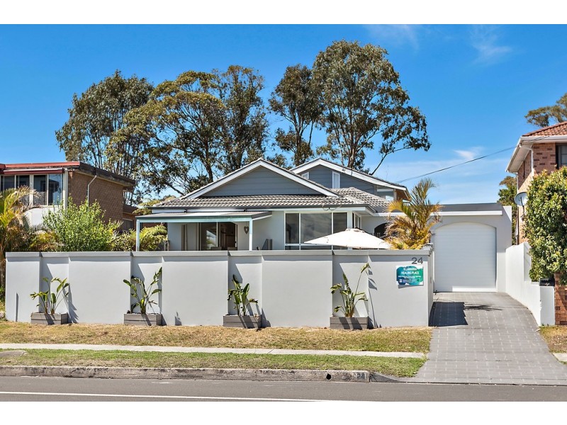 24 The Esplanade, Oak Flats NSW 2529