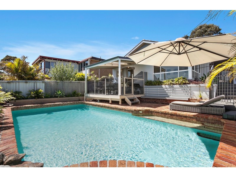 24 The Esplanade, Oak Flats NSW 2529