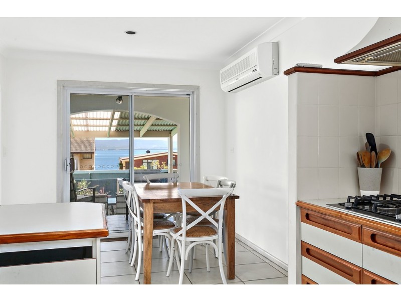 24 The Esplanade, Oak Flats NSW 2529