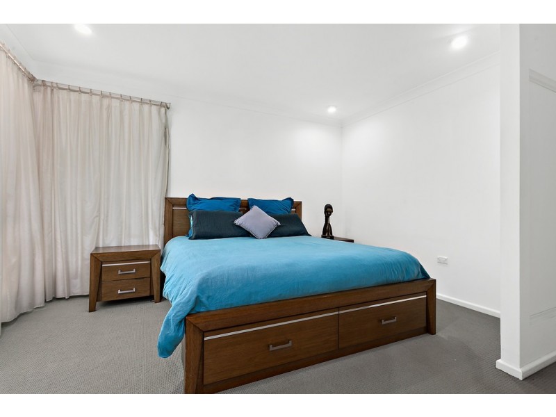 24 The Esplanade, Oak Flats NSW 2529