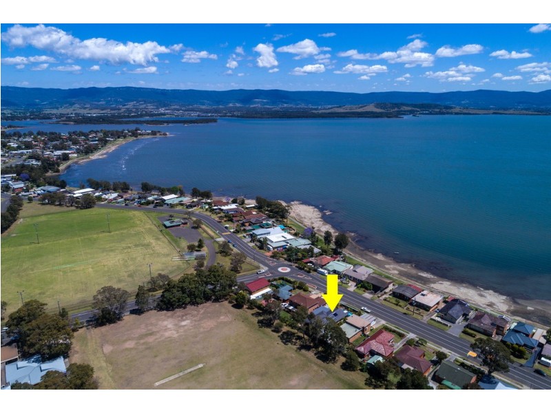 24 The Esplanade, Oak Flats NSW 2529