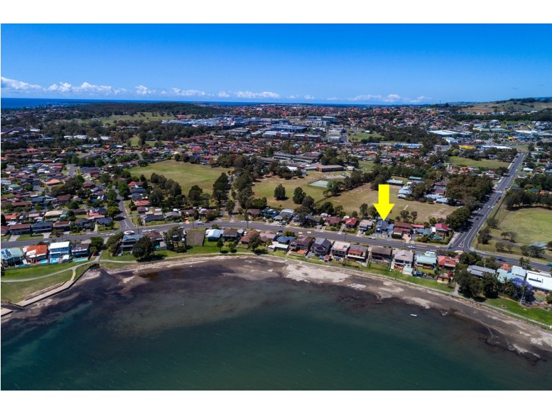 24 The Esplanade, Oak Flats NSW 2529