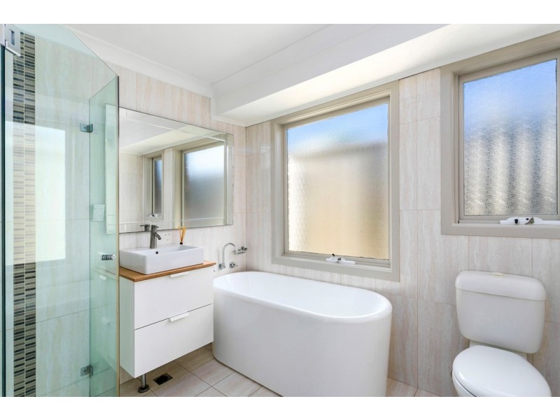 19 Birra Drive, Oak Flats NSW 2529