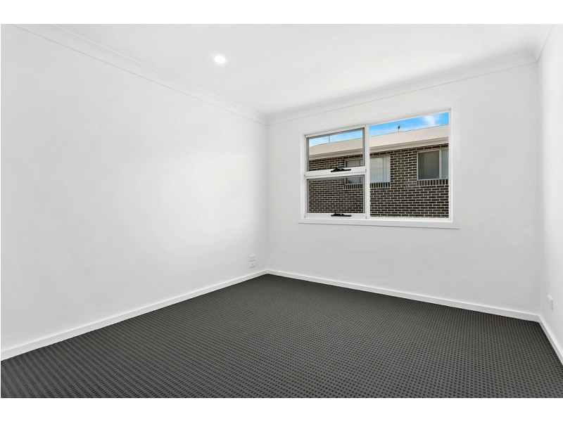 2/140 Pioneer Drive, Flinders NSW 2529