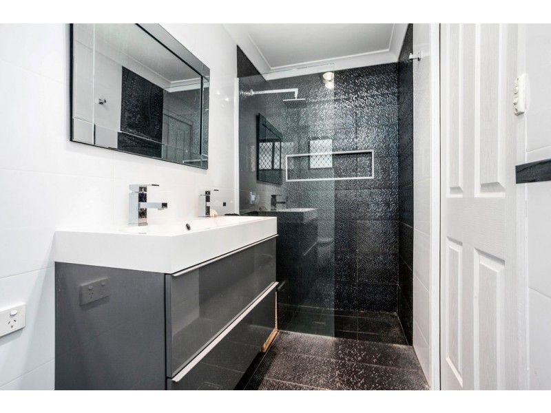 87 Parklands Drive, Shellharbour NSW 2529