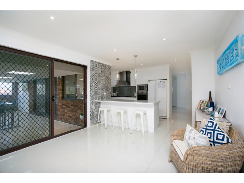 87 Parklands Drive, Shellharbour NSW 2529