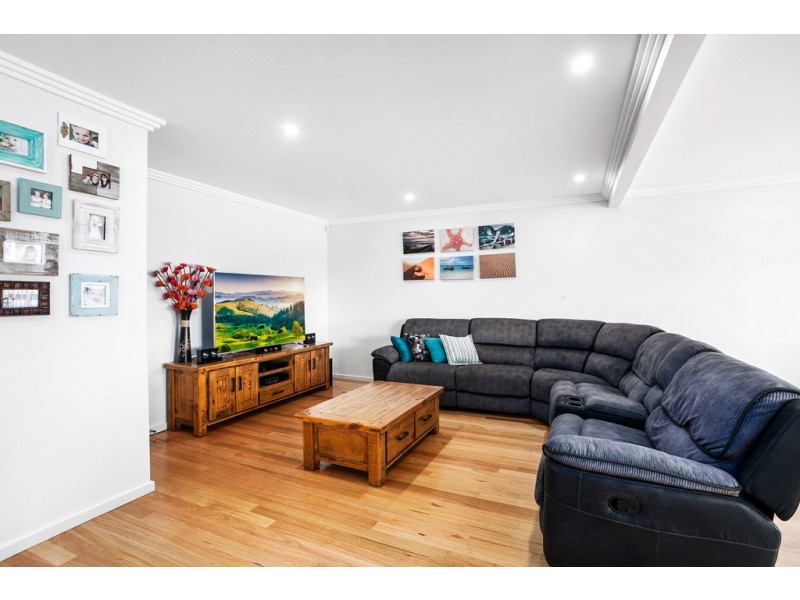 8 Foster Road, Flinders NSW 2529