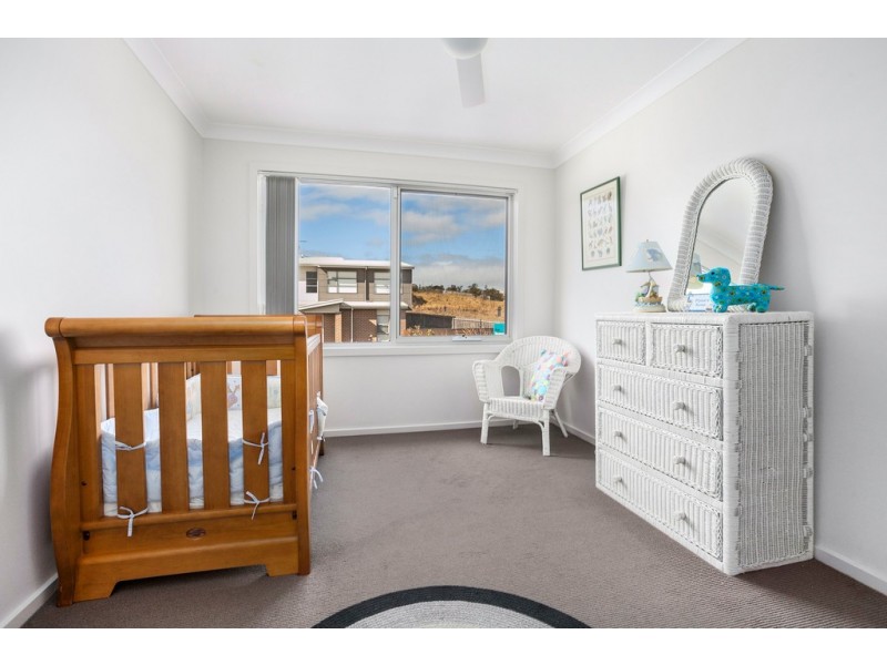 8 Foster Road, Flinders NSW 2529