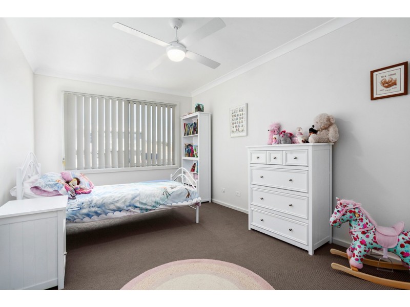 8 Foster Road, Flinders NSW 2529