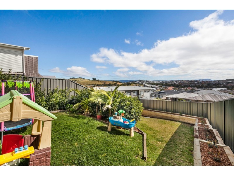 8 Foster Road, Flinders NSW 2529