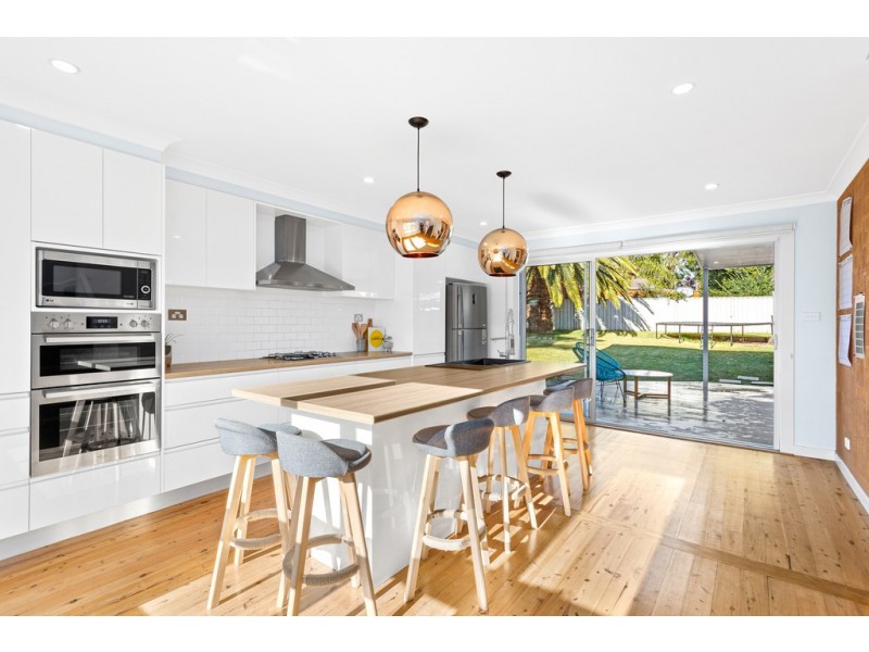 4 Cox Parade, Mount Warrigal NSW 2528