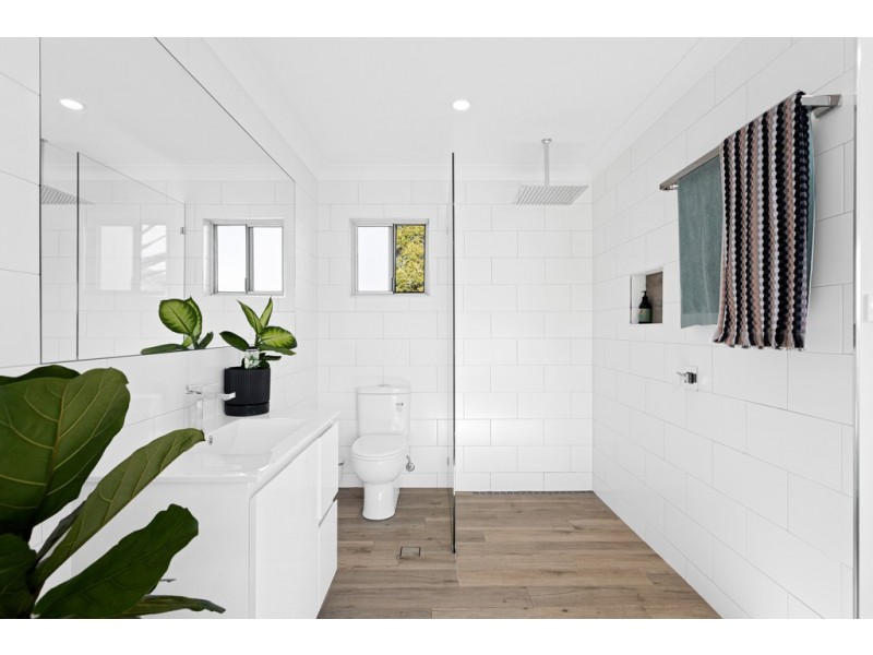 4 Cox Parade, Mount Warrigal NSW 2528