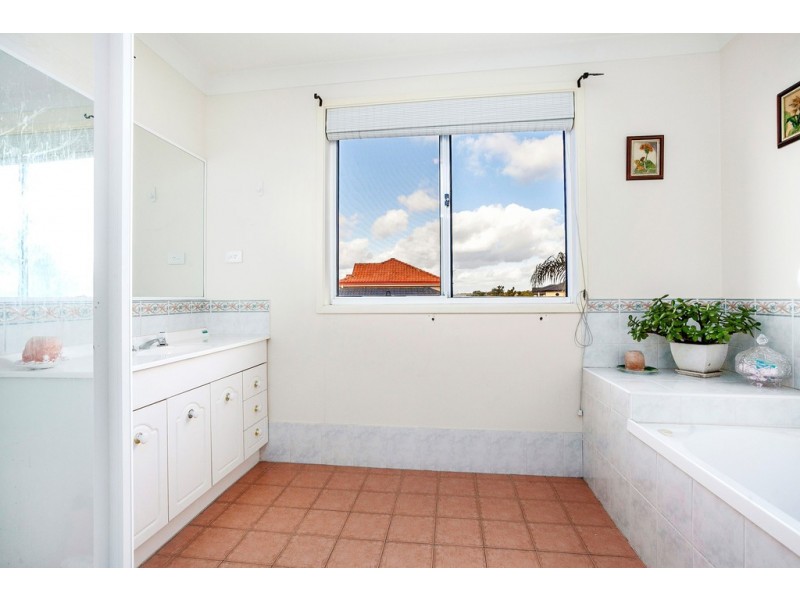 2 Rani Avenue, Shell Cove NSW 2529