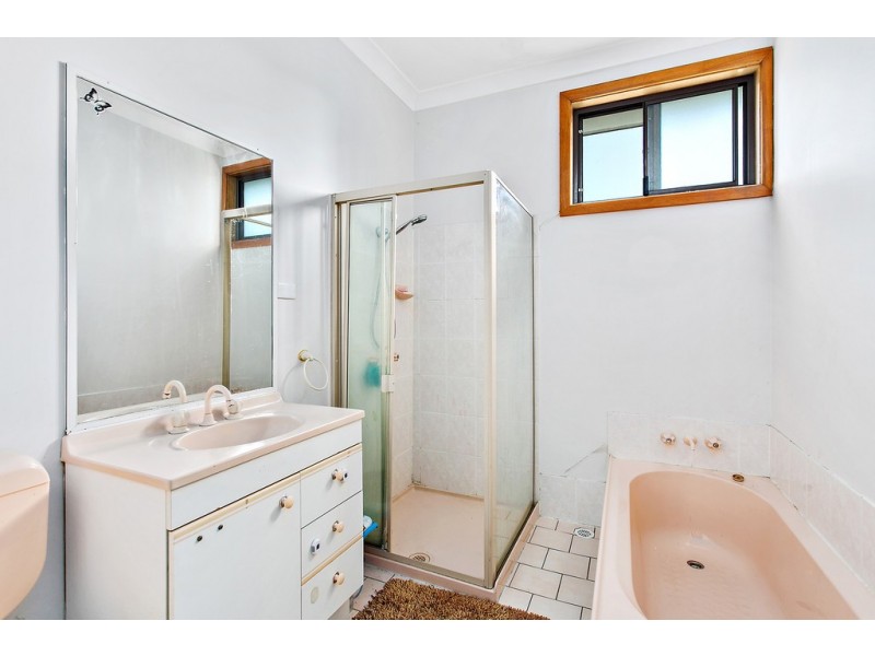 9 Barnes Street, Berkeley NSW 2506