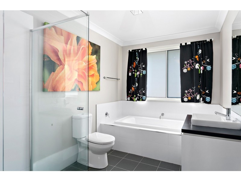 10 Vines Avenue, Shell Cove NSW 2529