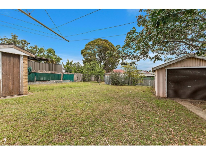 3 Gordon Avenue, Oak Flats NSW 2529