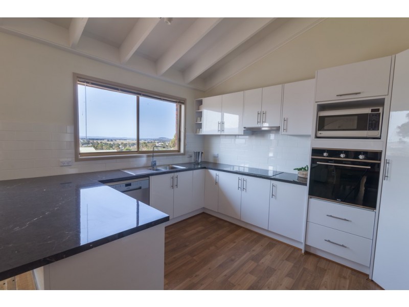 21 Scenic Crescent, Albion Park NSW 2527