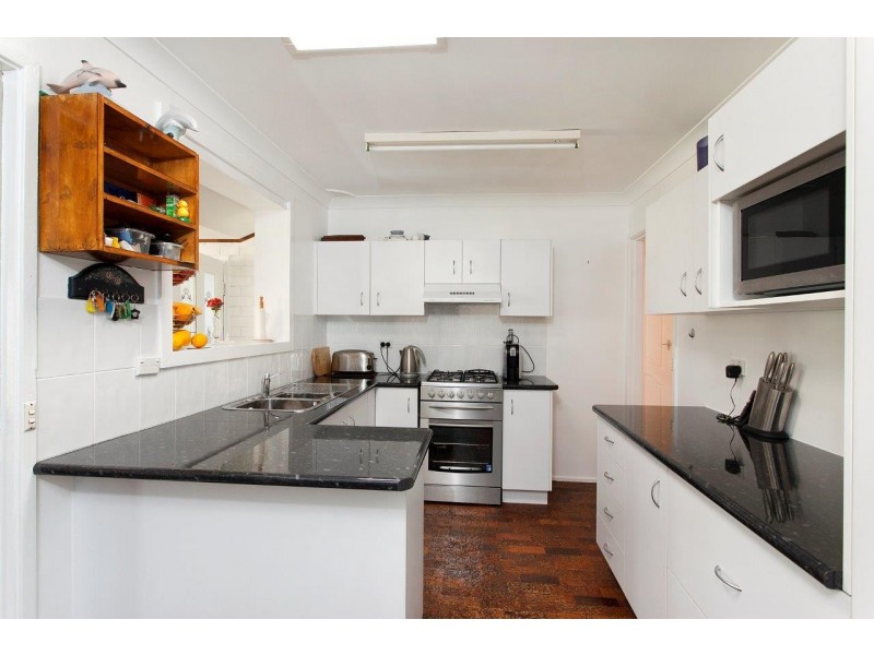 15B Landy Drive, Mount Warrigal NSW 2528