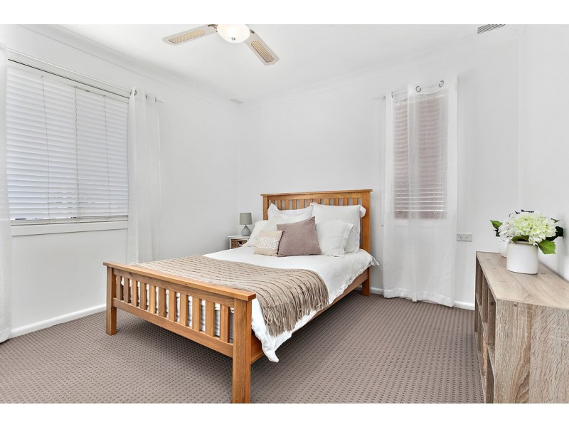 36 Girraween Avenue, Lake Illawarra NSW 2528